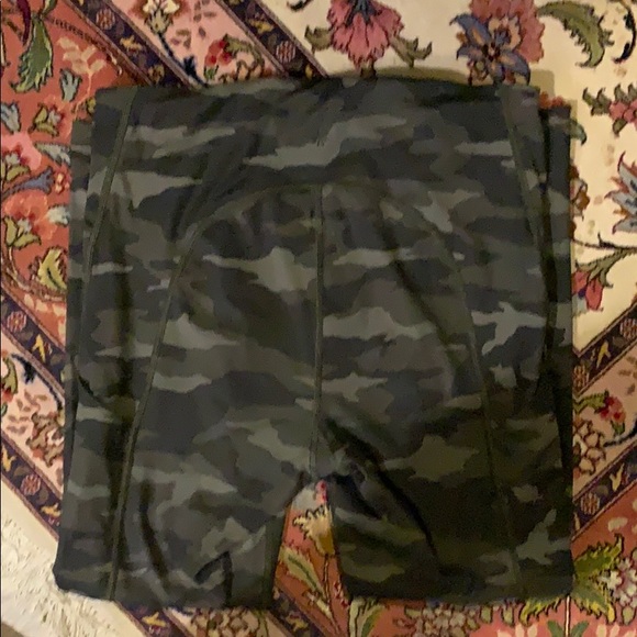 Athleta Stash Pocket Camo Leggings - Picture 3 of 7